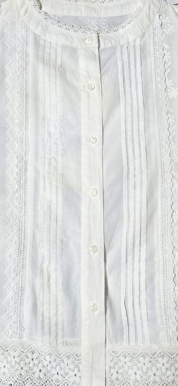 화이트 레이스 핀턱 블라우스 44 상품이미지4