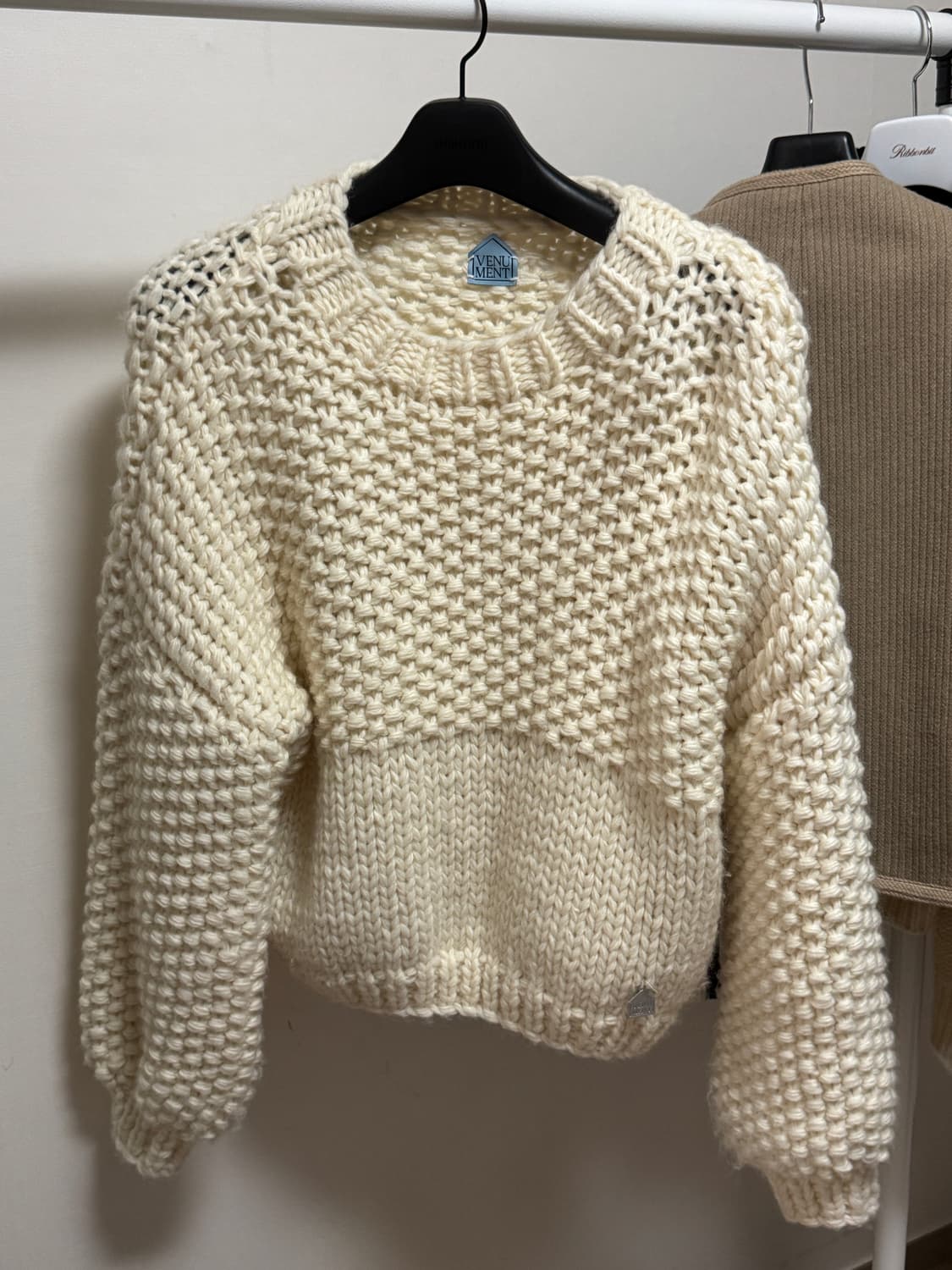 베뉴먼트 핸드 니트 VENUMENT hand knitted sweater 상품이미지3