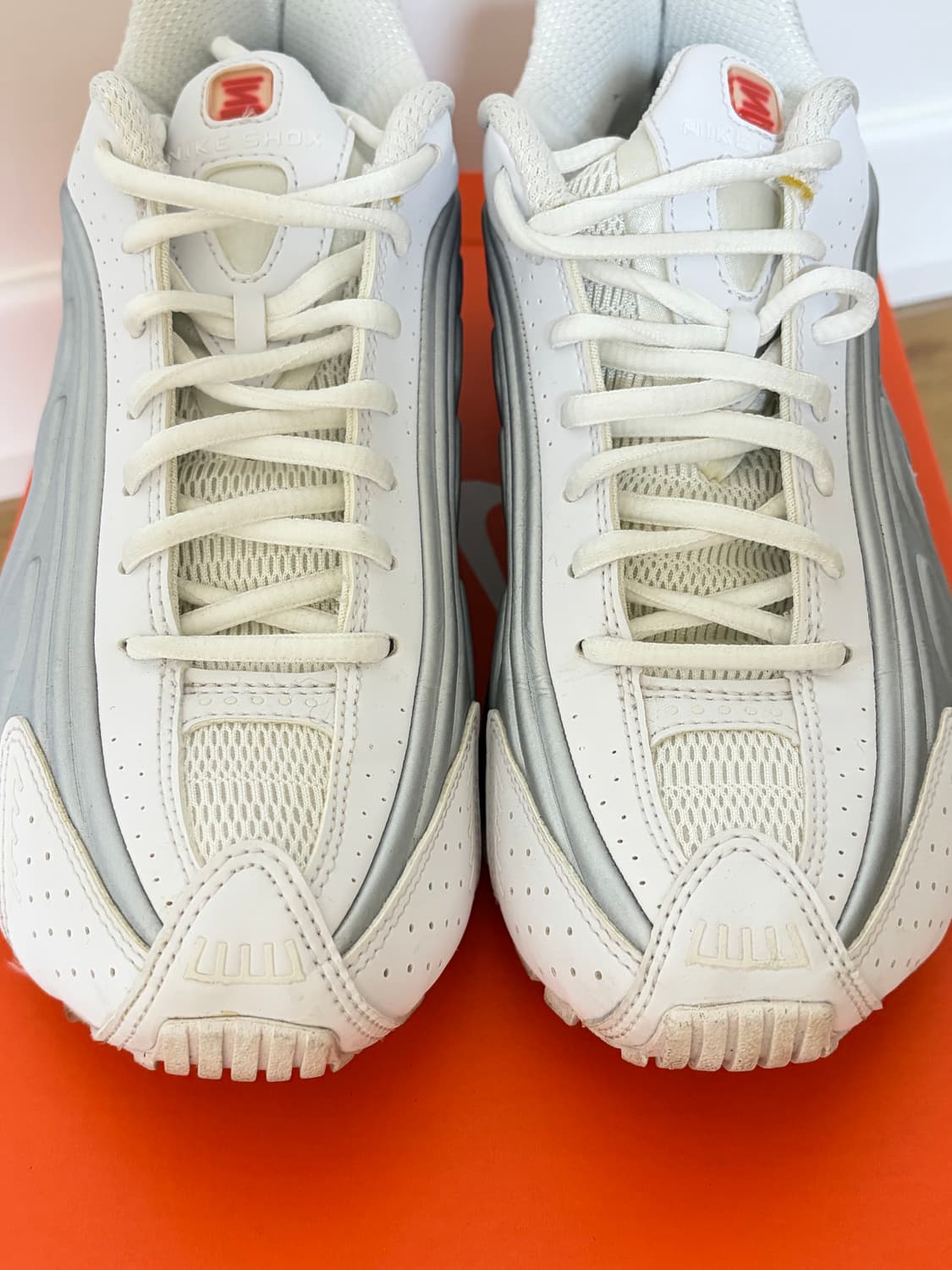 나이키 샥스 R4 화이트 메탈릭 실버 판매(250) 상품이미지3