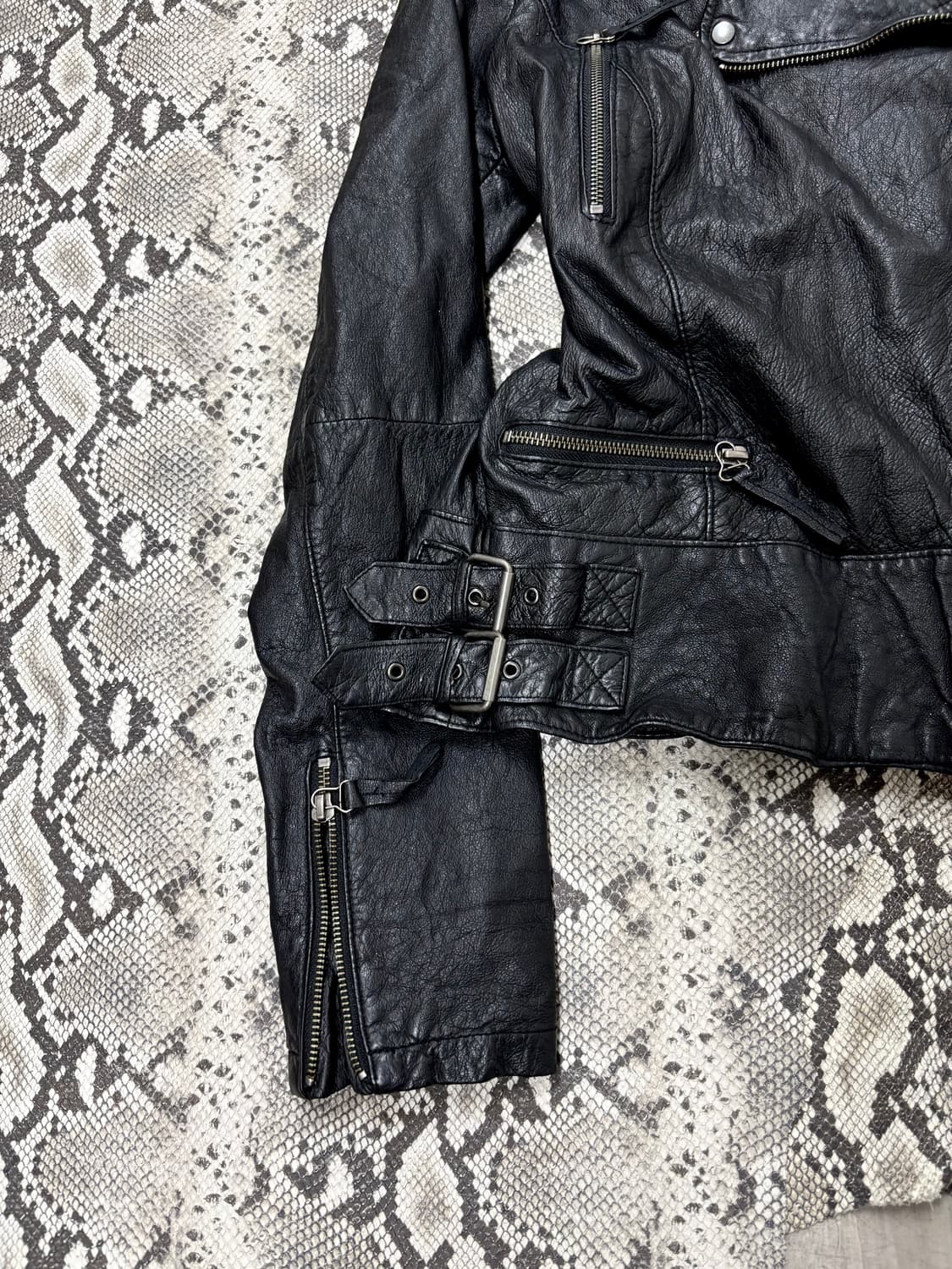 CHIC MOOD Black Side Buckle Le 상품이미지2