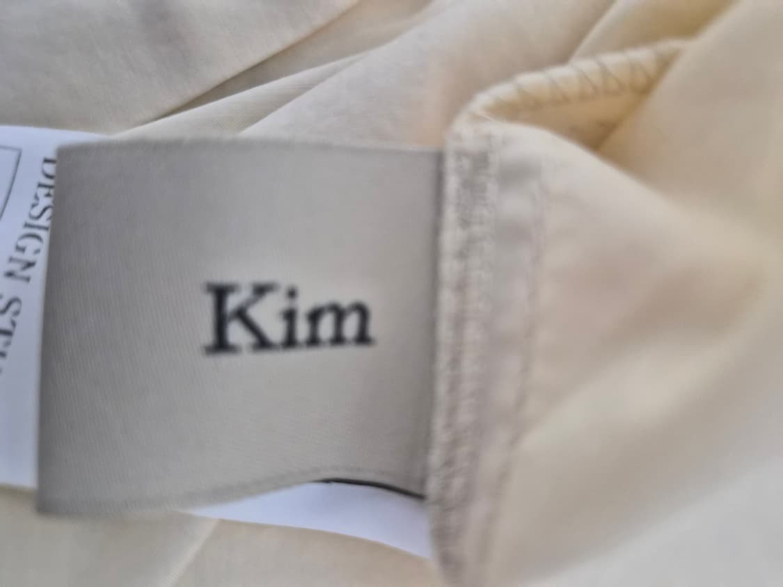 마뗑킴MartinKim 여성 절개 블라우스 - T125 상품이미지4