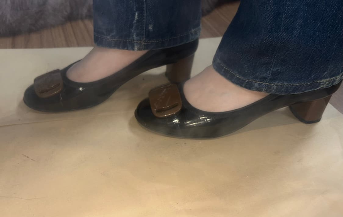 FERRAGAMO 블랙 애나멜 구두 6D 상품이미지4