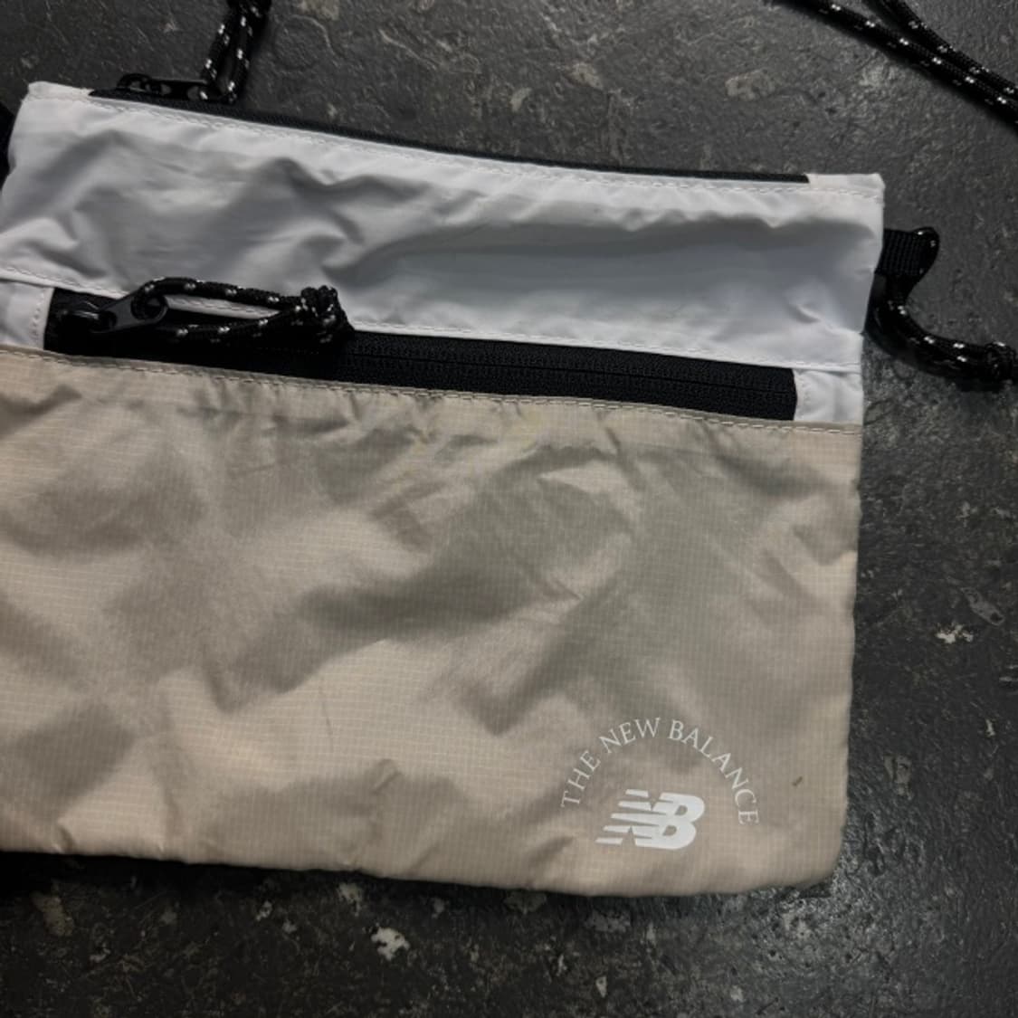 뉴발란스 크로스백  상품이미지2