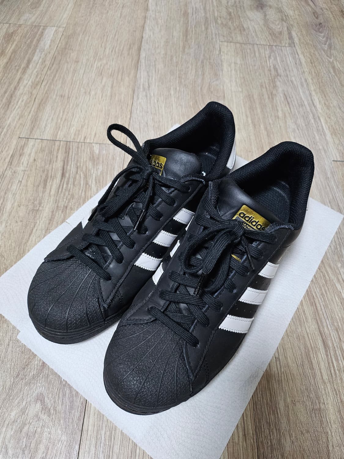 아디다스 슈퍼스타 블랙 280 팝니다. 상품이미지1