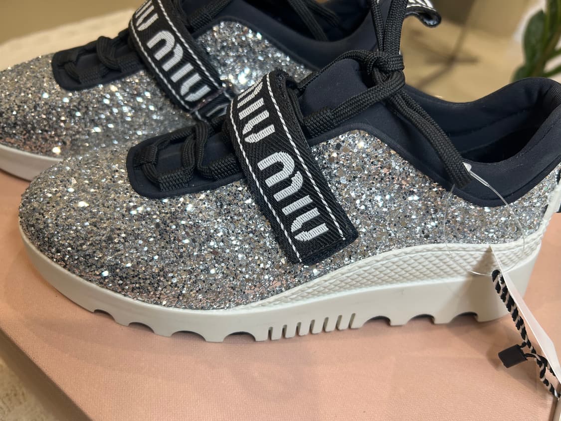 [명품/중고] 미우미우 글리터 스니커즈 (새상품) 상품이미지1