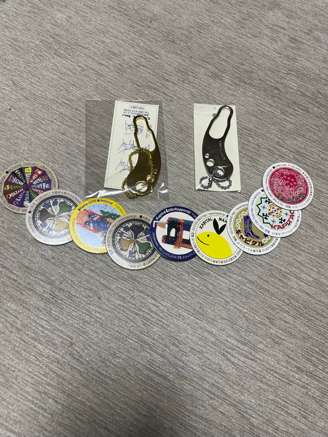 캐피탈 버튼 후크 상품이미지1