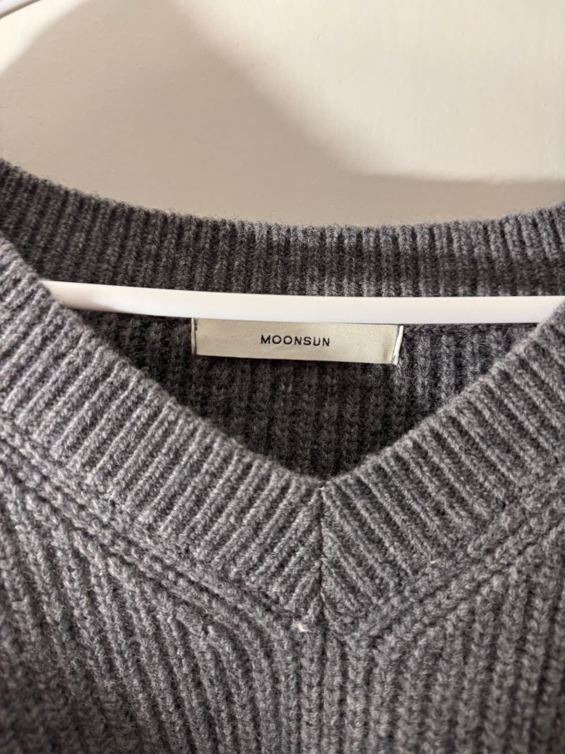 문선 v넥 니트(m) 상품이미지2