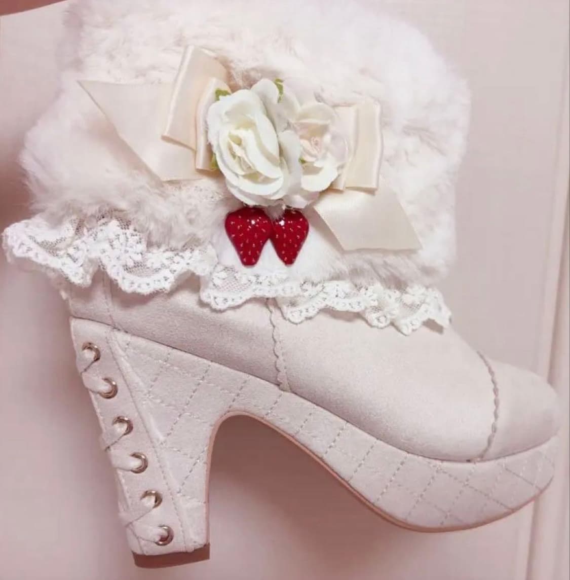 미사용) 리즈리사 크로스 레이스 스트로베리 퍼 숏부츠 240 양산형  상품이미지1