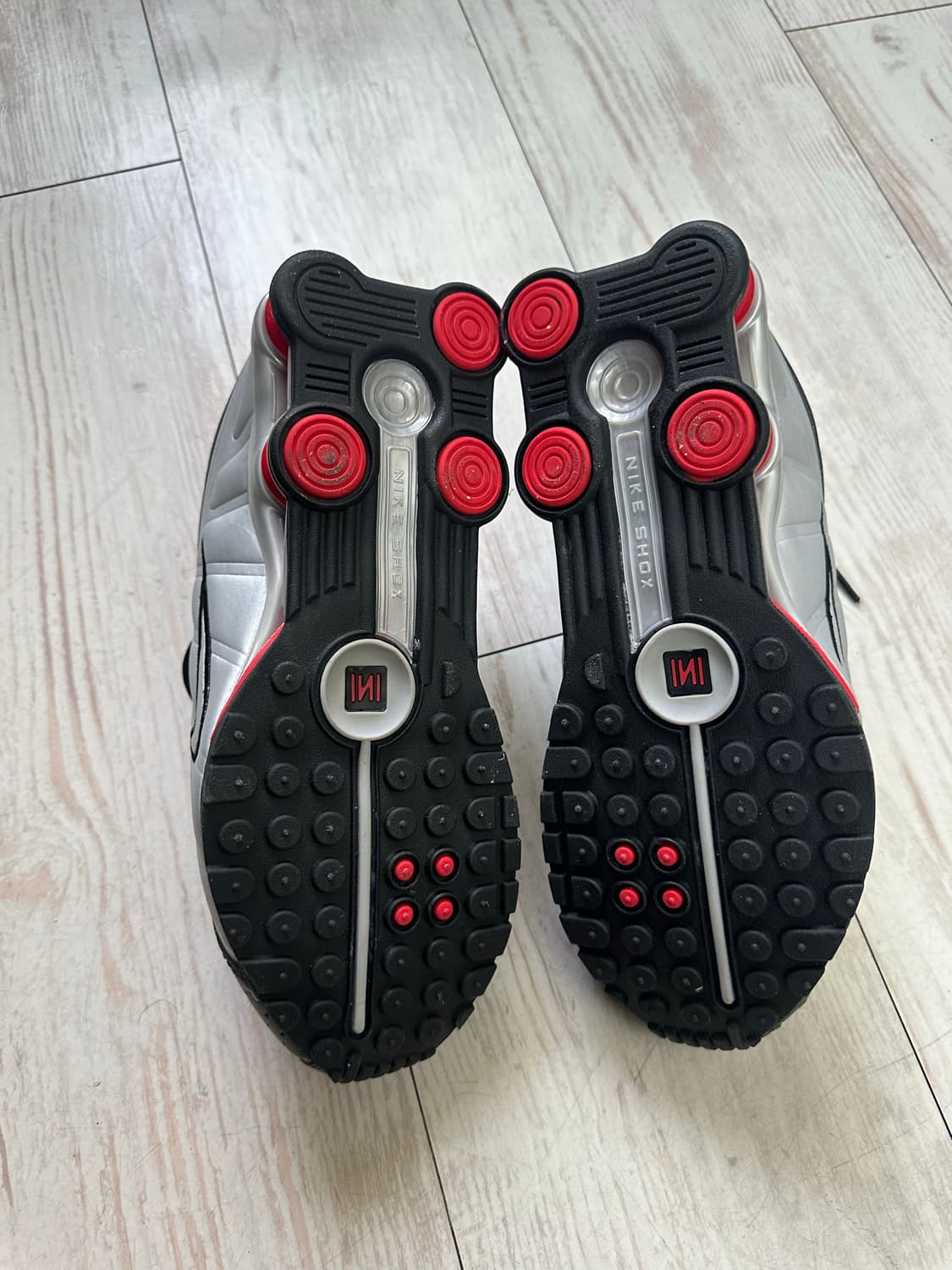 나이키 샥스 R4 메탈릭 실버 레드 260(8US) 상품이미지2