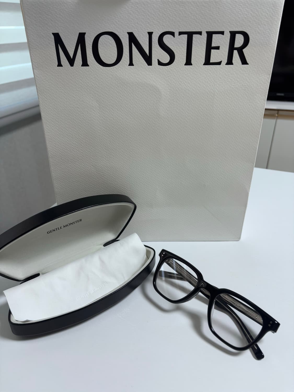 젠틀몬스터 안경 칼01 상품이미지1