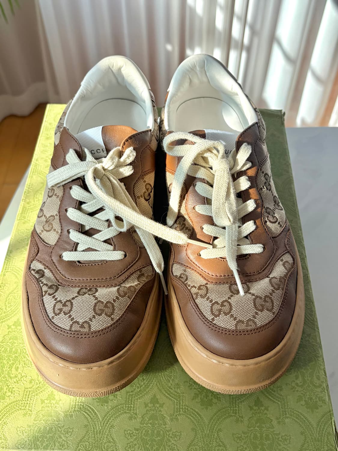 구찌 GG 레더 스니커즈 270사이즈 (실착1회) 상품이미지2
