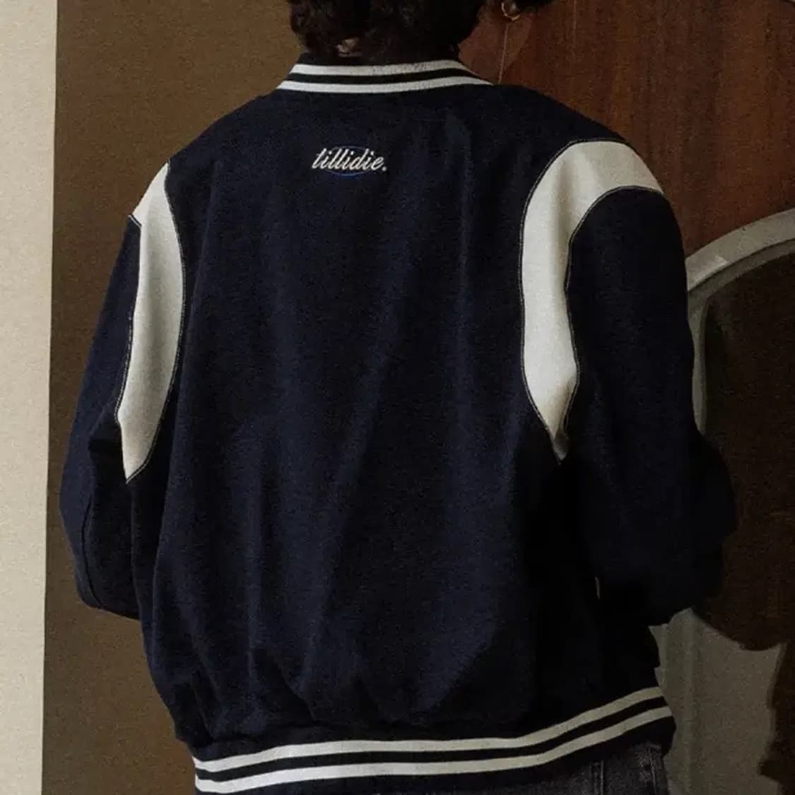 틸아이다이 베이스볼 레더 포인트 자켓 (블랙) 상품이미지4