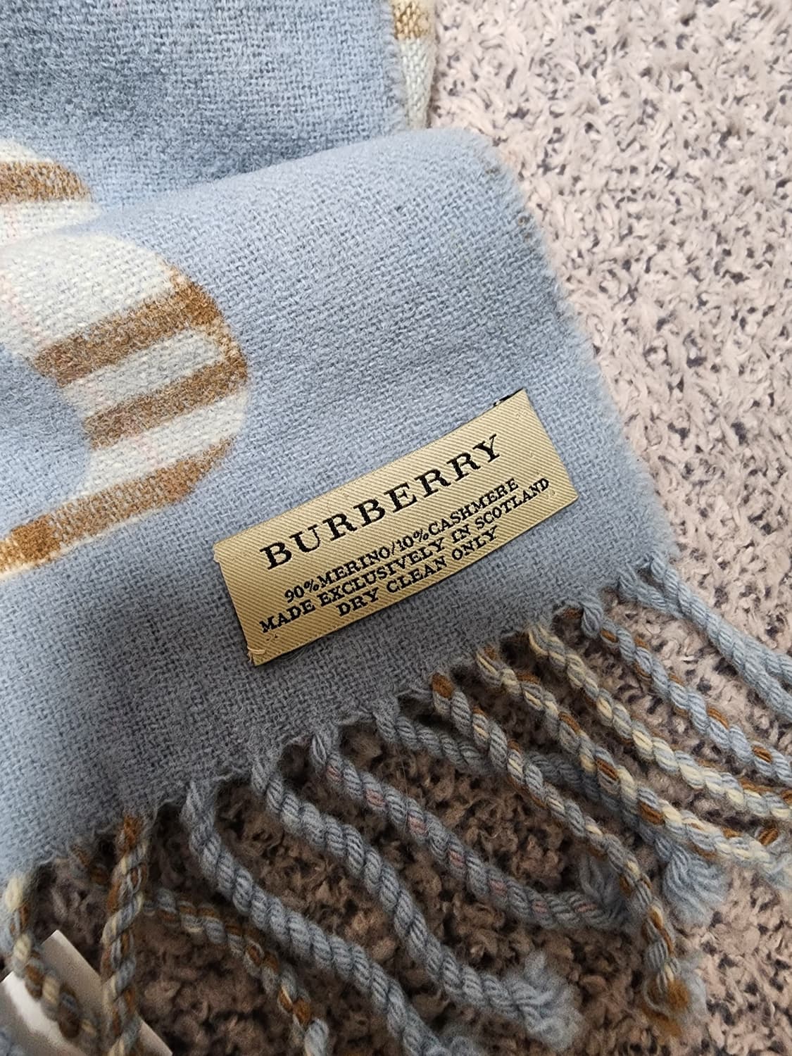 버버리 B로고 캐시미어 머플러 하늘색 상품이미지4