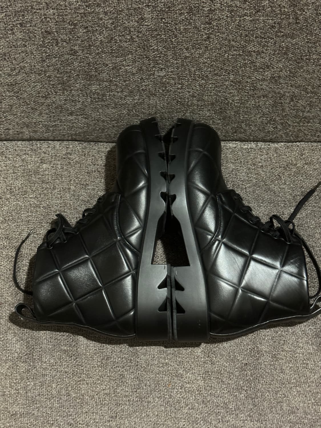 보테가베네타 퀄팅 스트러트 부츠 스니커즈 판매 상품이미지3