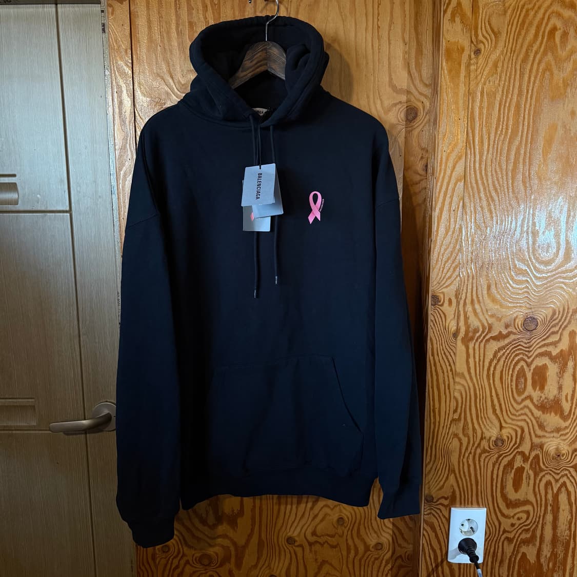 발렌시아가 We are Pink 캠페인 후드 판매 합니다. 상품이미지1