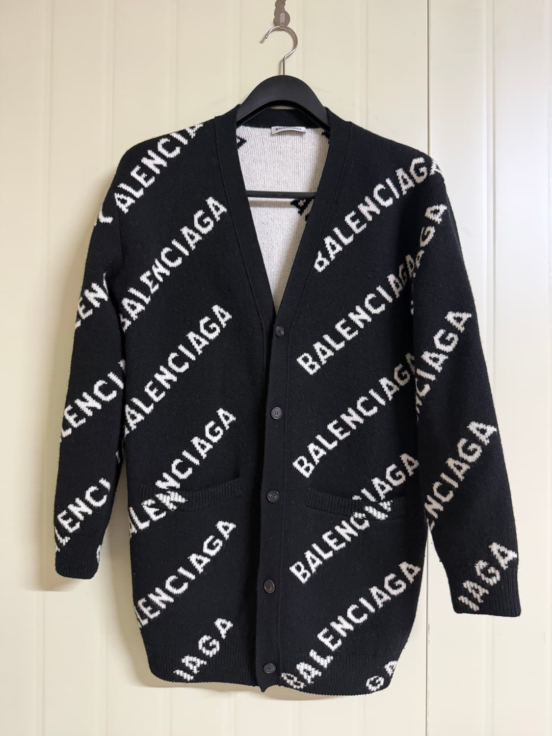 발렌시아가 멀티로고 니트 가디건 m 상품이미지1