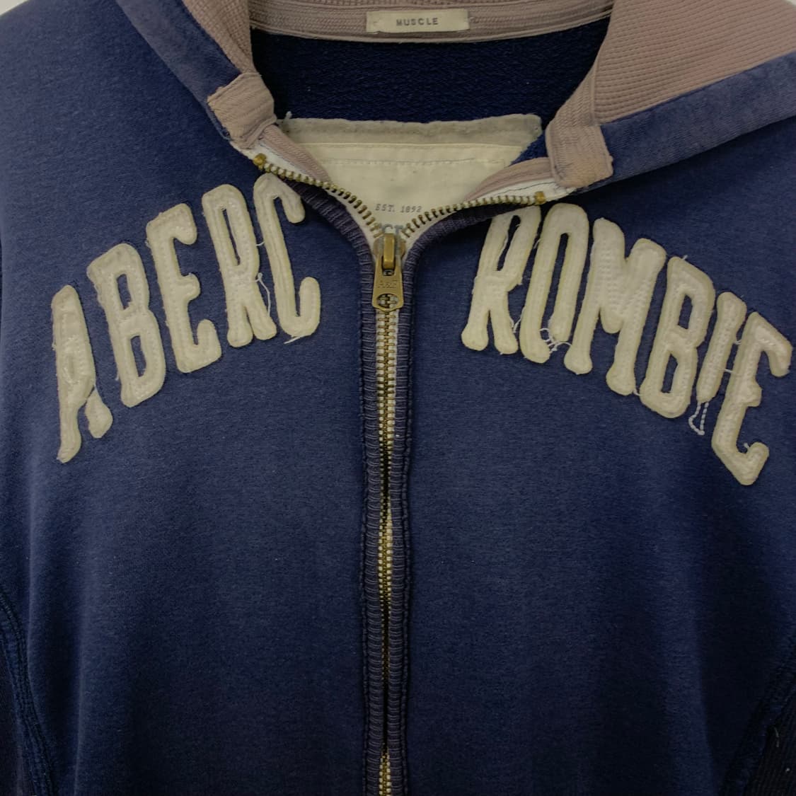 아베크롬비 y2k 와투케 네이비 후드집업 상품이미지4