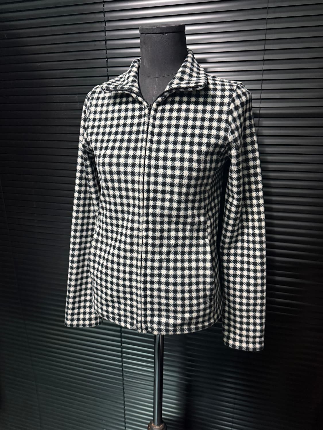 유니클로 깅엄 체크 바둑판 체커보드 후리스 플리스 방한 집업 블랙 화이트 상품이미지1