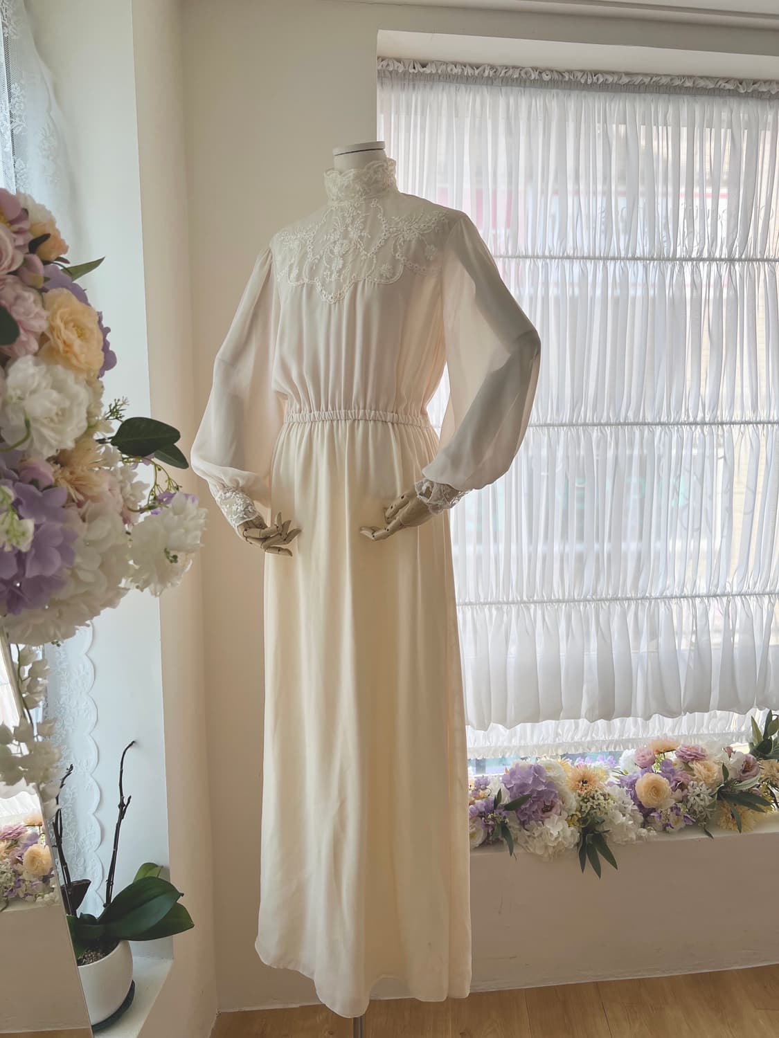 엔틱 레이스 하이넥 벌룬 맥시 드레스 상품이미지8