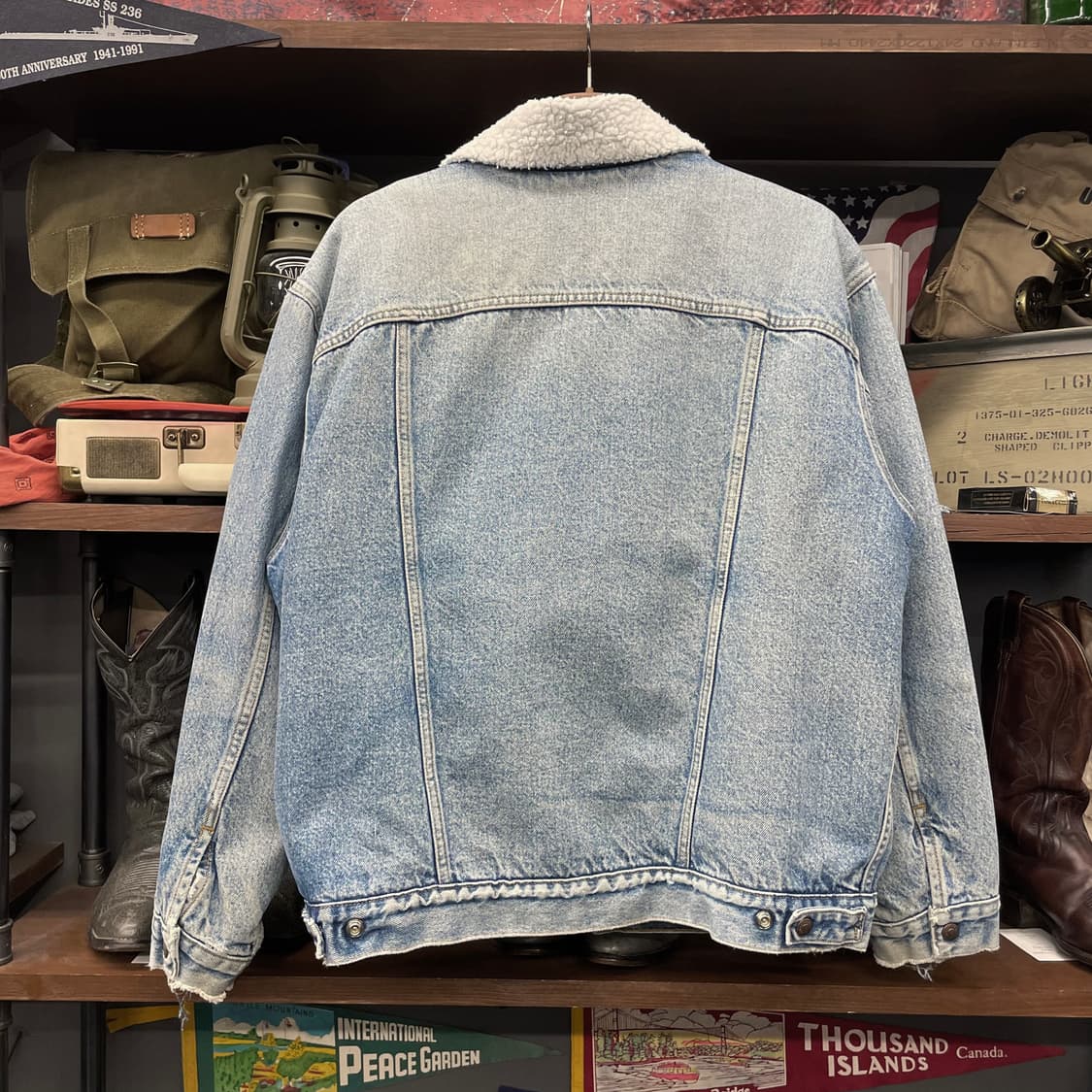 90s 리바이스 라이트 워시드 쉐르파 데님 자켓 상품이미지2