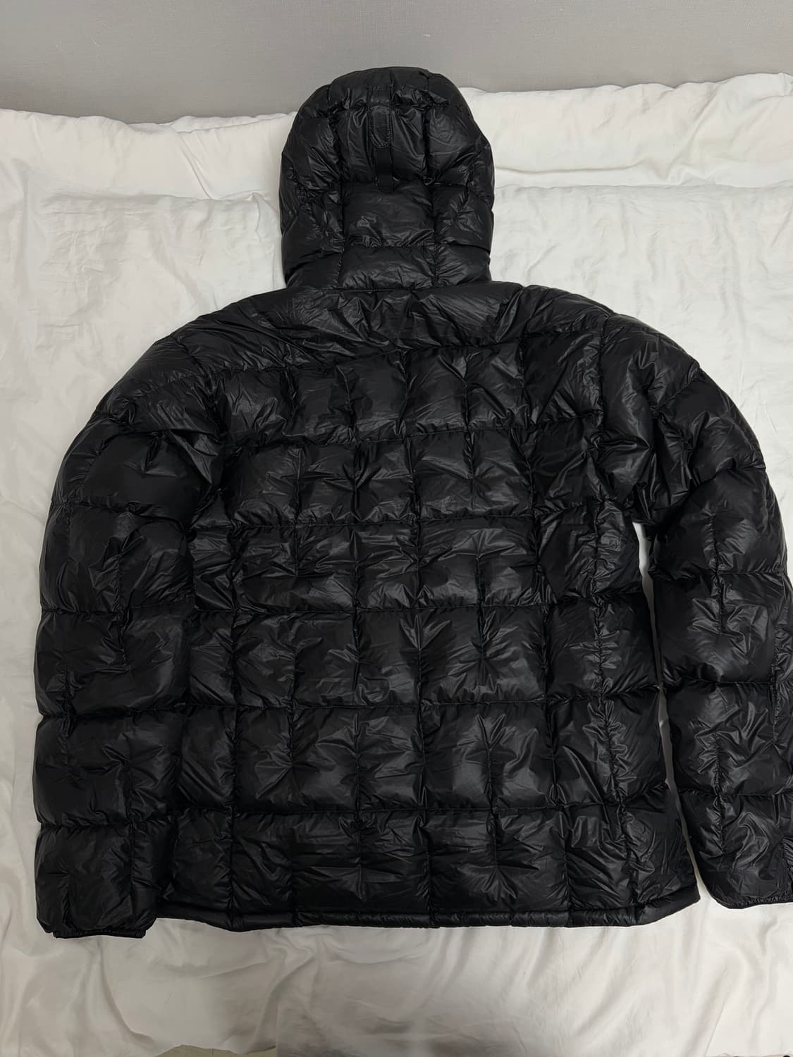 몽벨 플라즈마 1000 알파인 다운 블랙 L 새상품 판매합니다 상품이미지5