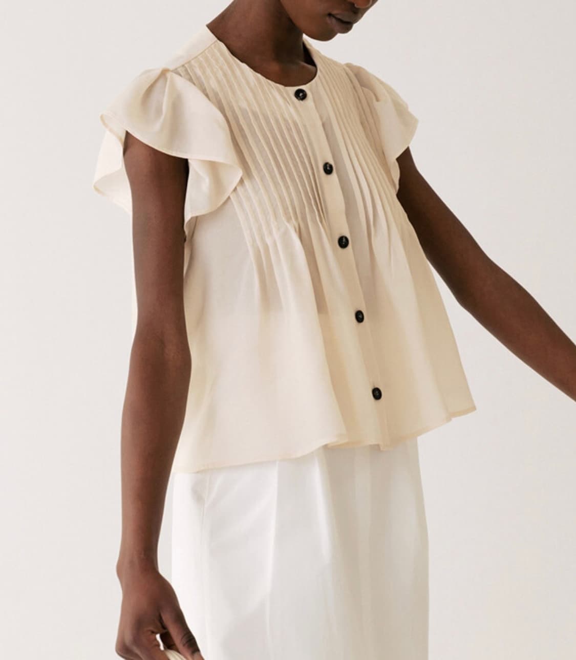 [새상품]킨더살몬 Pintucked Ruffle-sleeve Blouse 상품이미지2