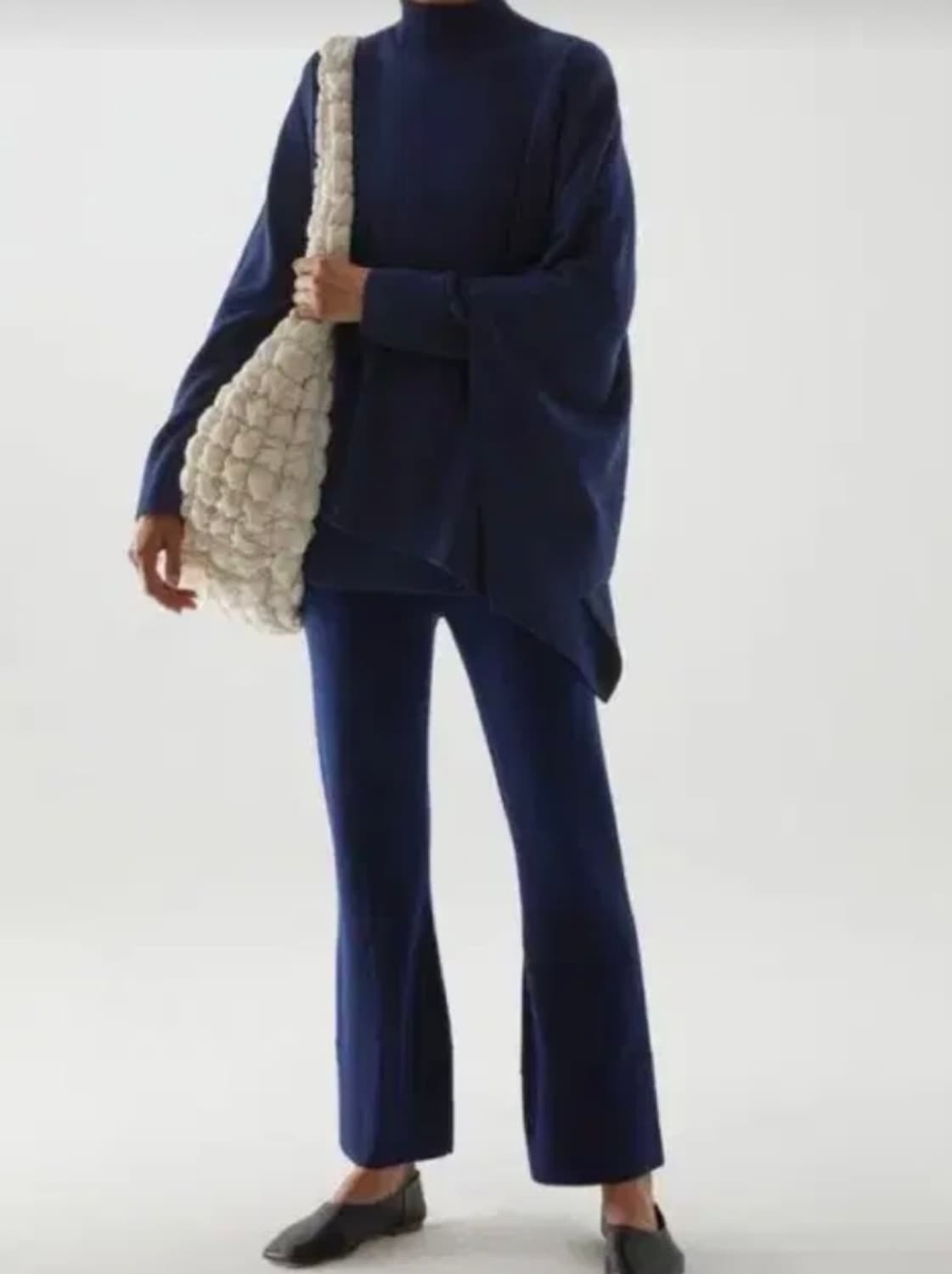 코스 메리노 울 하이브리드 케이프 니트 상품이미지1