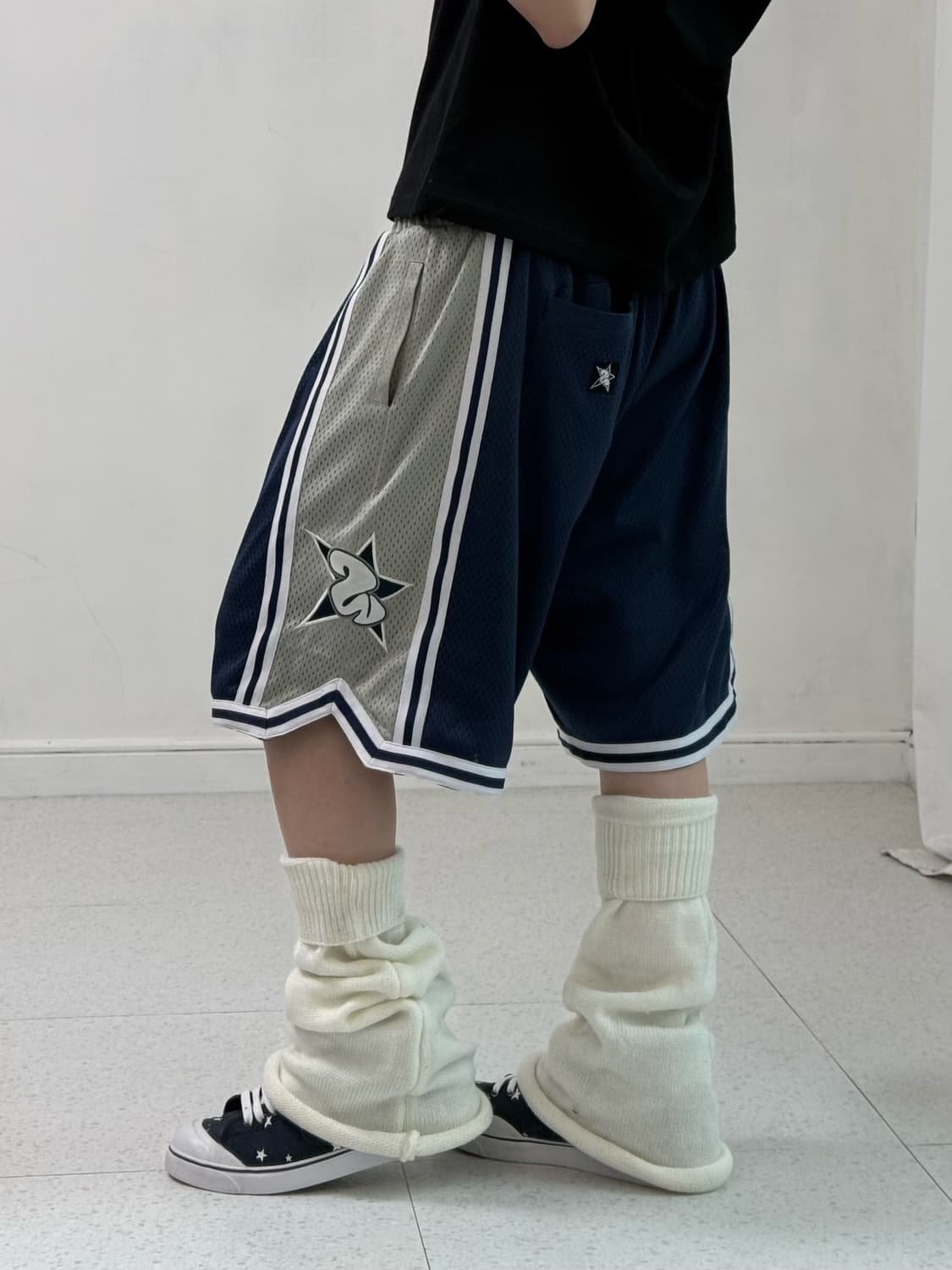 위캔더스 네이비 로고 반바지 상품이미지3