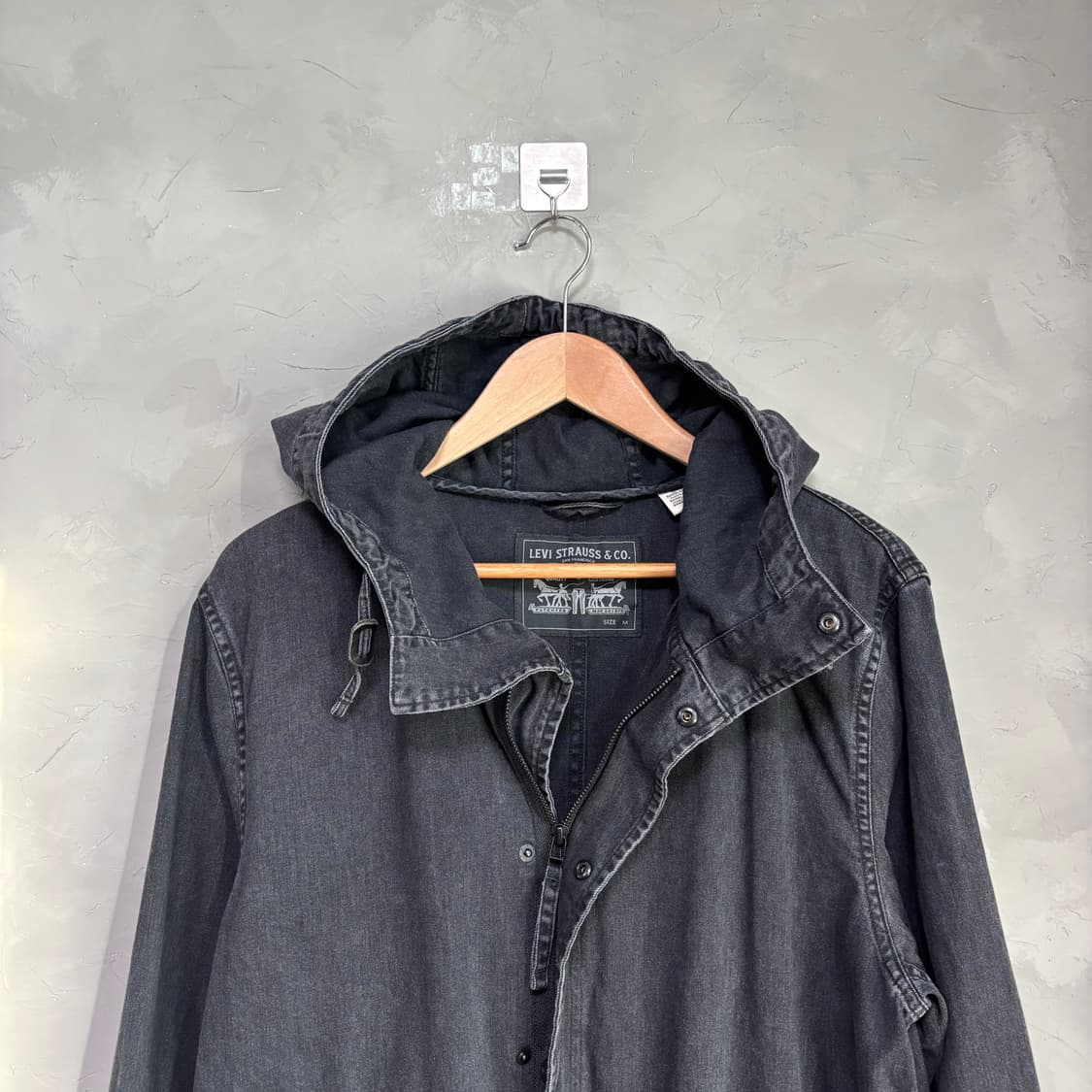 리바이스 빈티지 워싱 피쉬테일 데님 자켓 블랙 상품이미지2