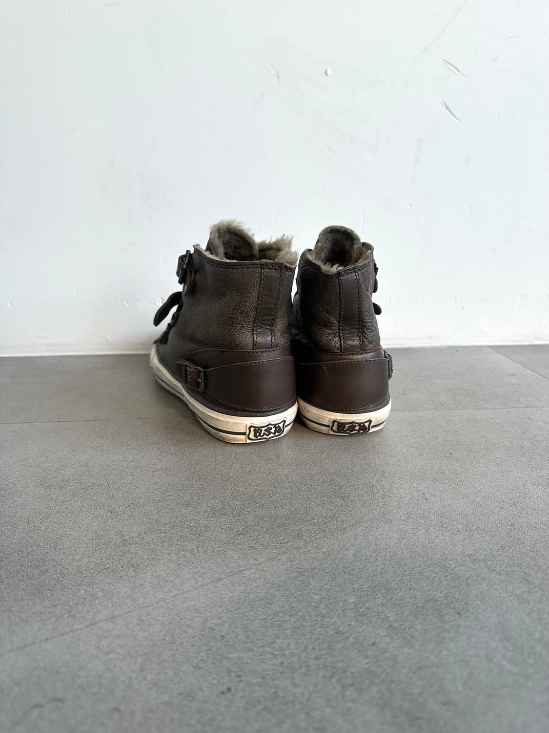 Ash 브라운 보아퍼 버클 하이탑 스니커즈 상품이미지8