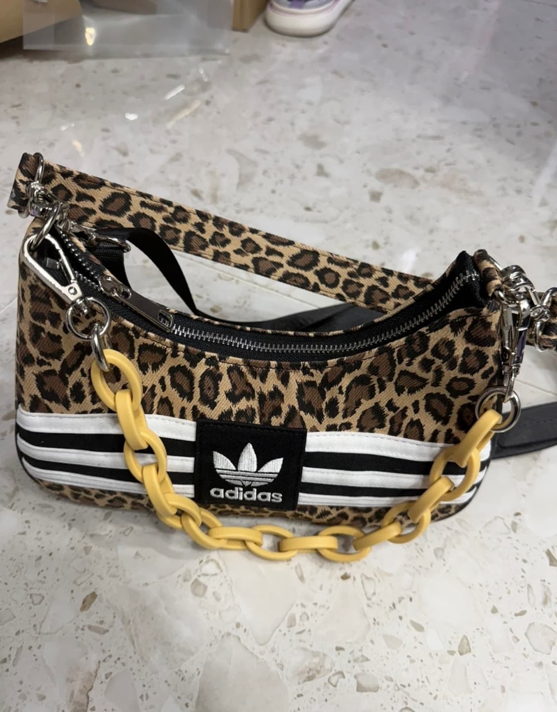 아디다스 레오파드 호보백 업사이클링 상품이미지2
