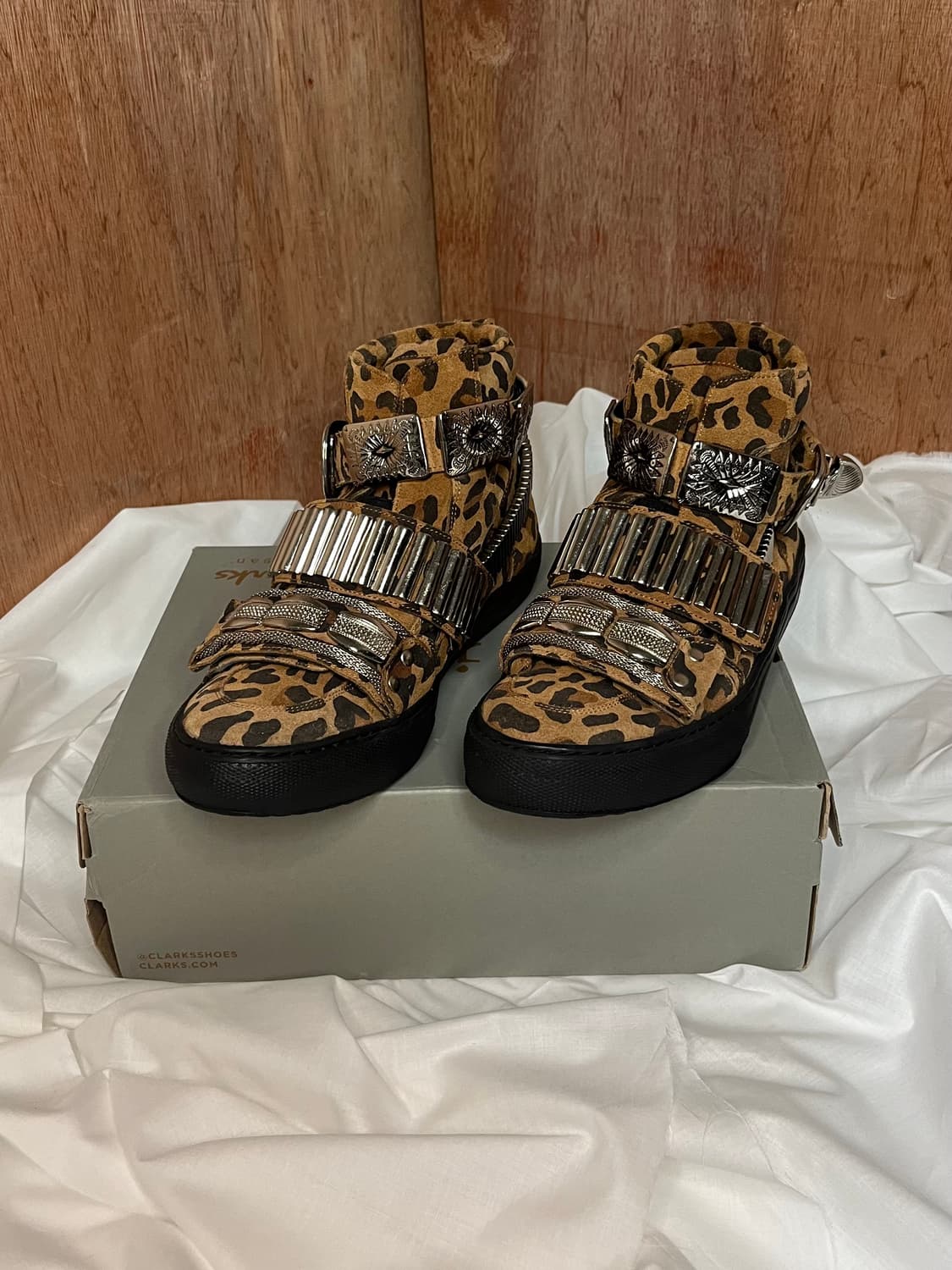 토가 풀라 메탈 스터드 레오파드 스니커즈 상품이미지1