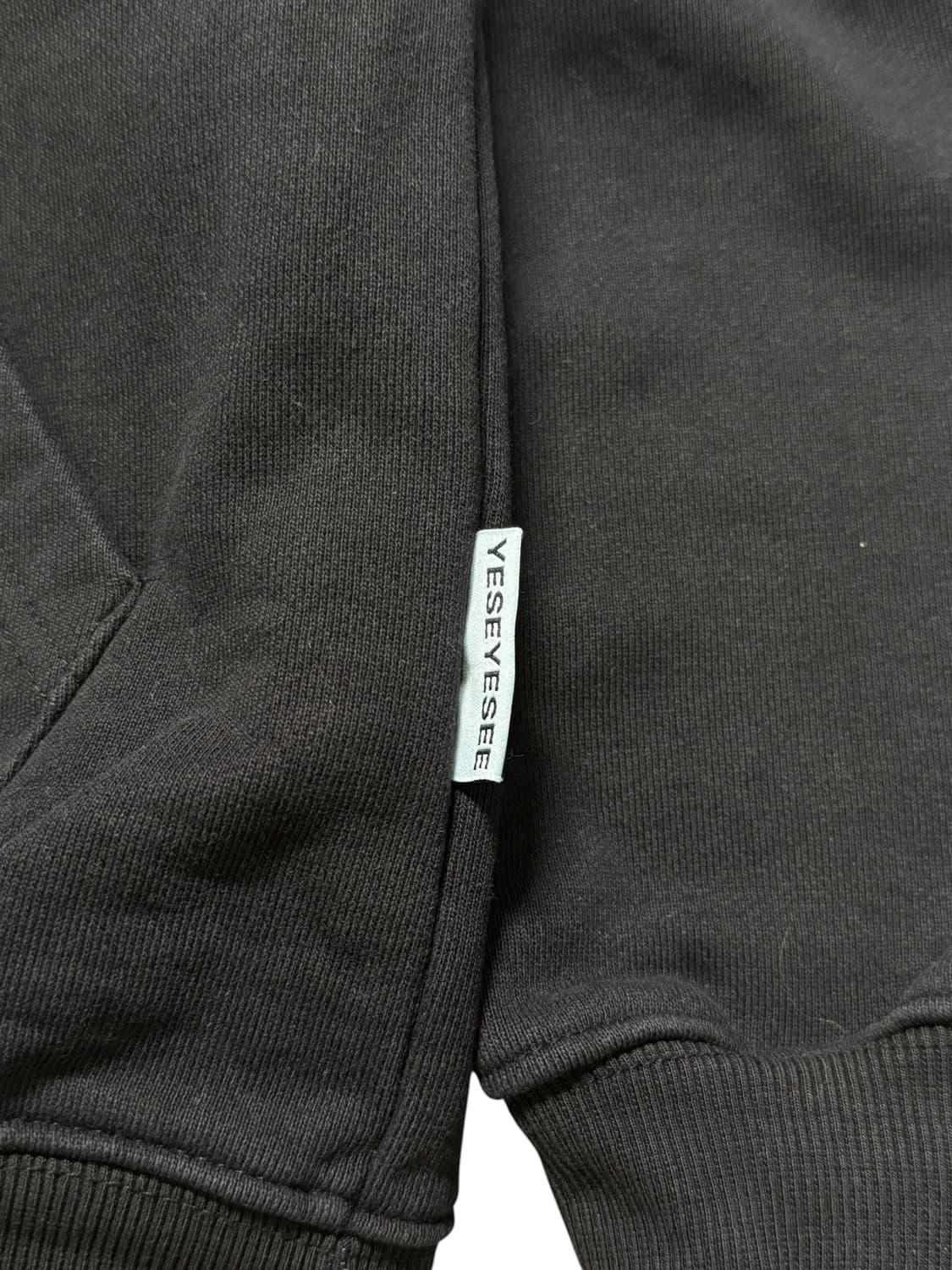 예스아이씨 블랙 후드티 상품이미지4