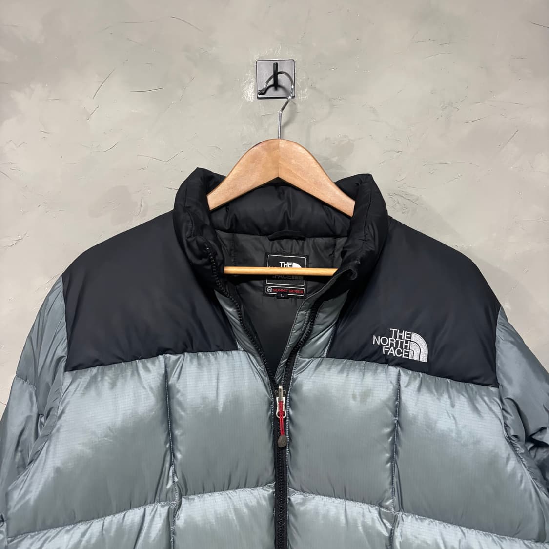 노스페이스 800 로체 구스다운 패딩 그레이 상품이미지2