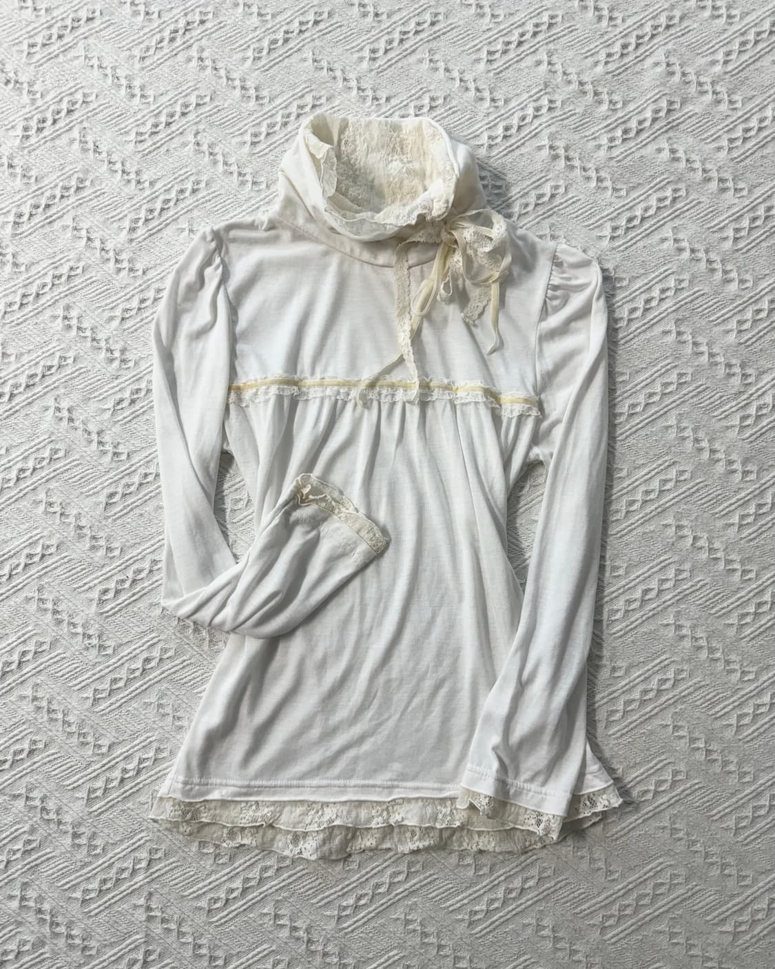 레이스 셔링 디테일 폴라 넥 티 상품이미지1