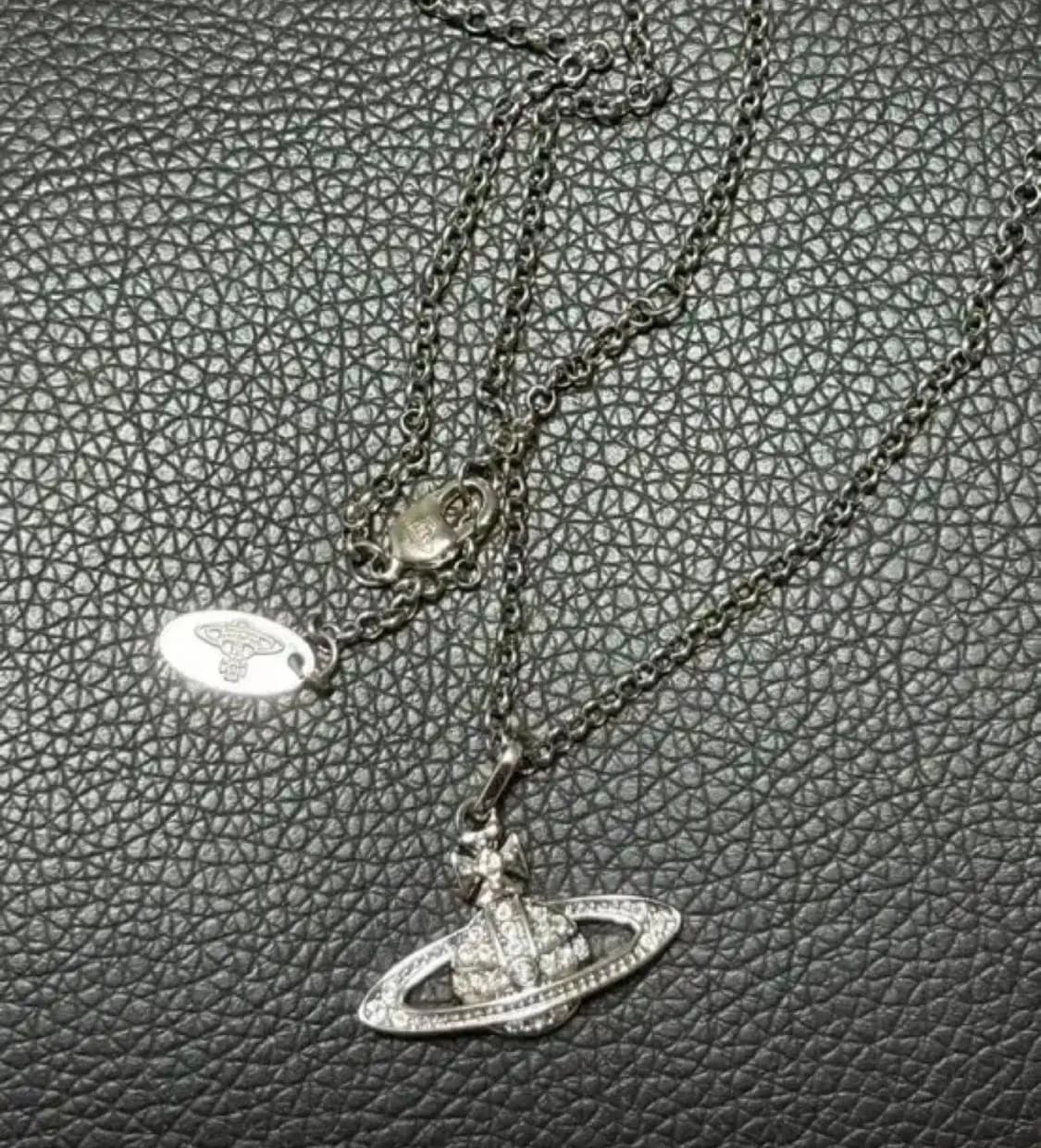 비비안웨스트우드 미니 바스 릴리프 목걸이 상품이미지1