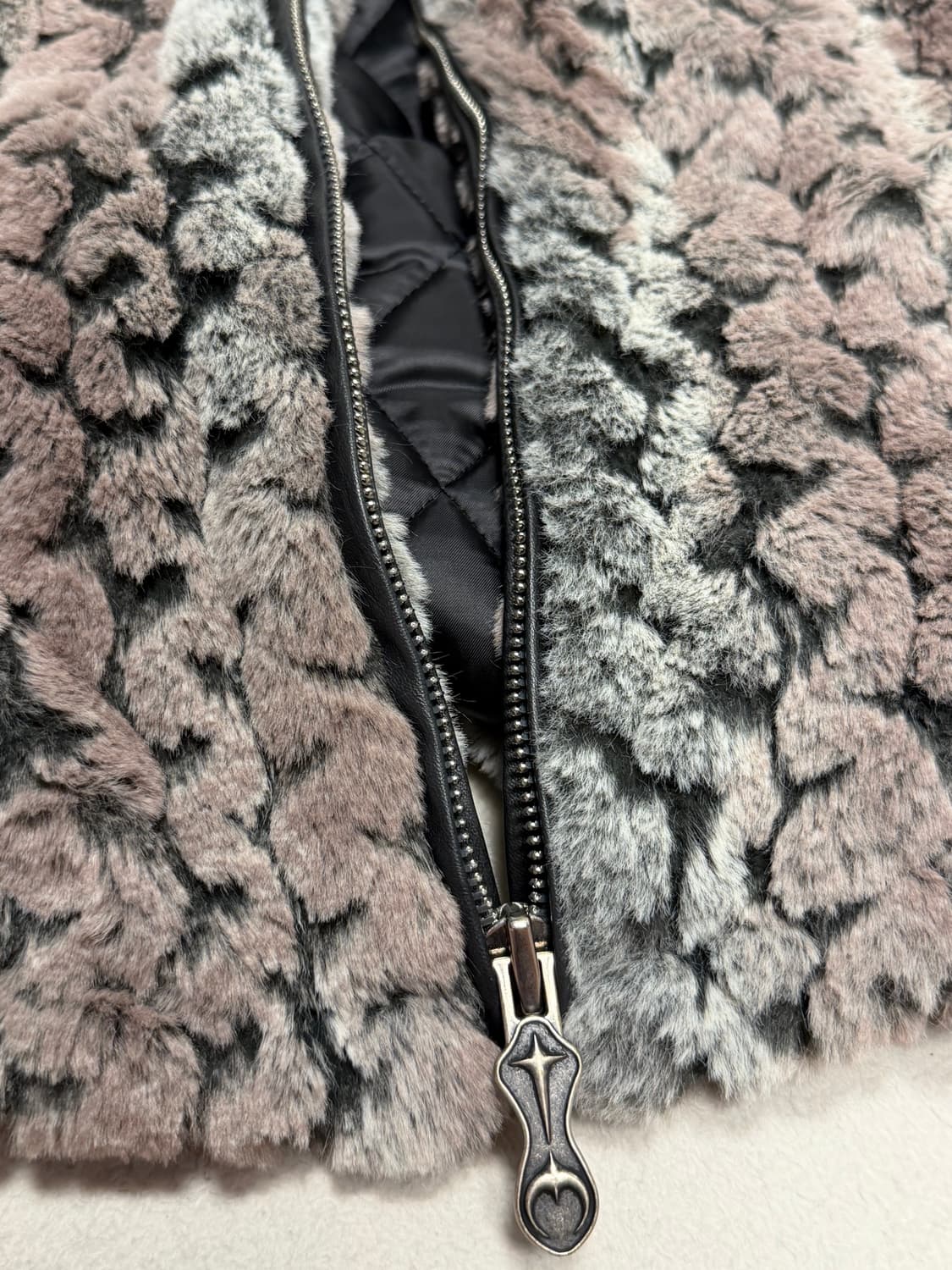 떠그클럽 TC 레더 웨이브 퍼자켓 아이보리 상품이미지6