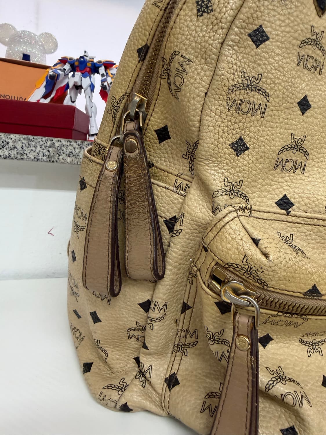 정품) MCM 베이지 비세토스 백팩  상품이미지2