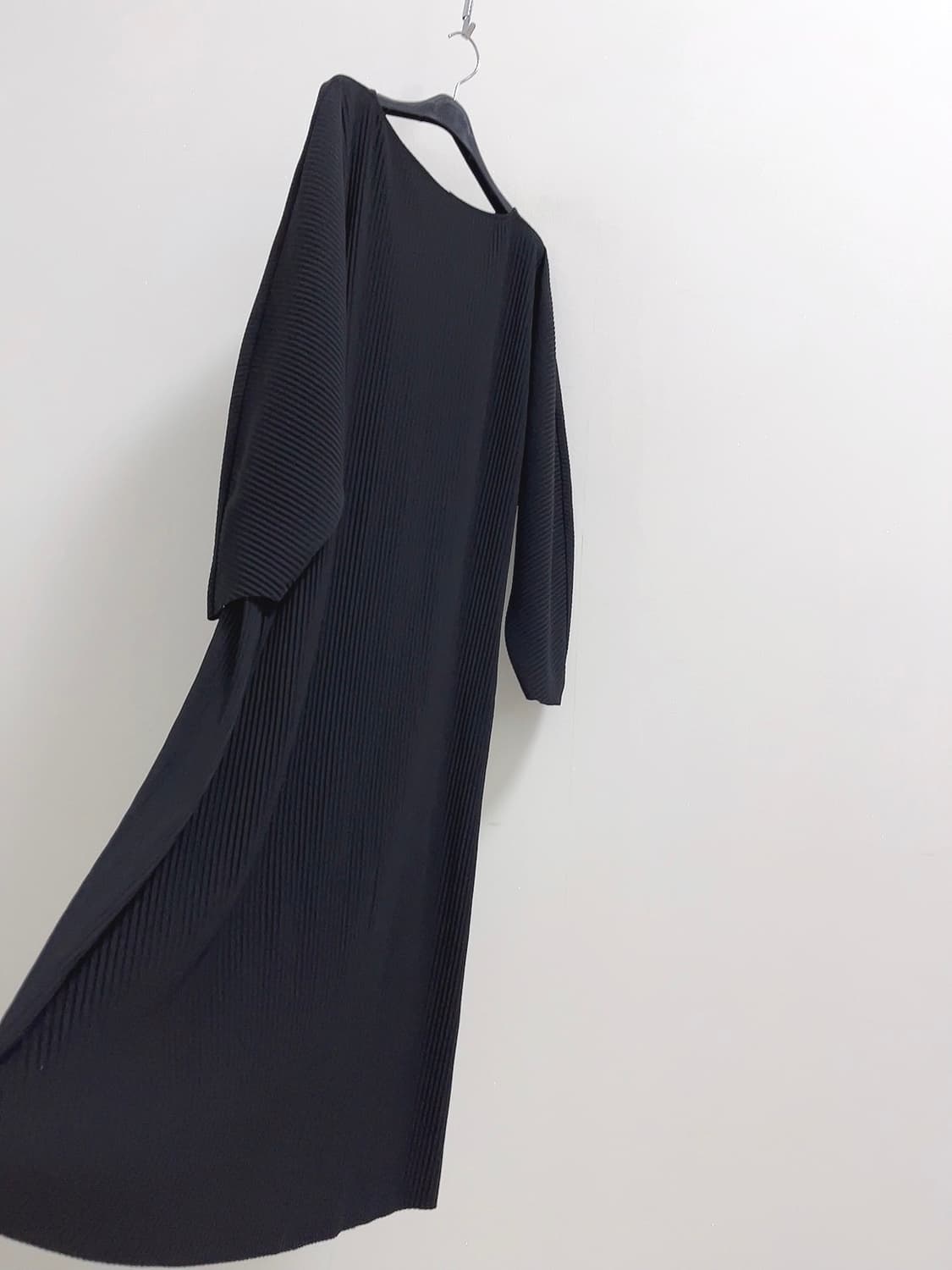 코스 플리츠 원피스 블랙 상품이미지3