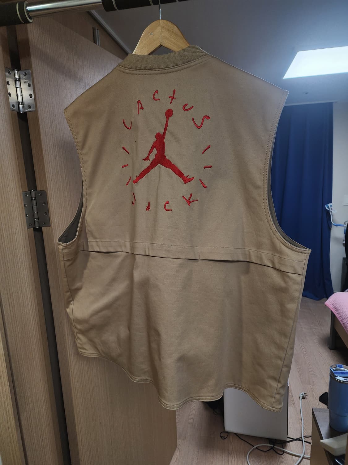 조던 x 트래비스 스캇 유틸리티 베스트 - US/EU 상품이미지2