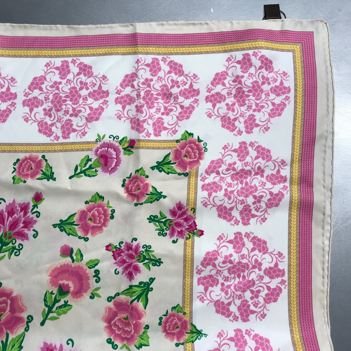 로에베 실크 스카프 상품이미지3