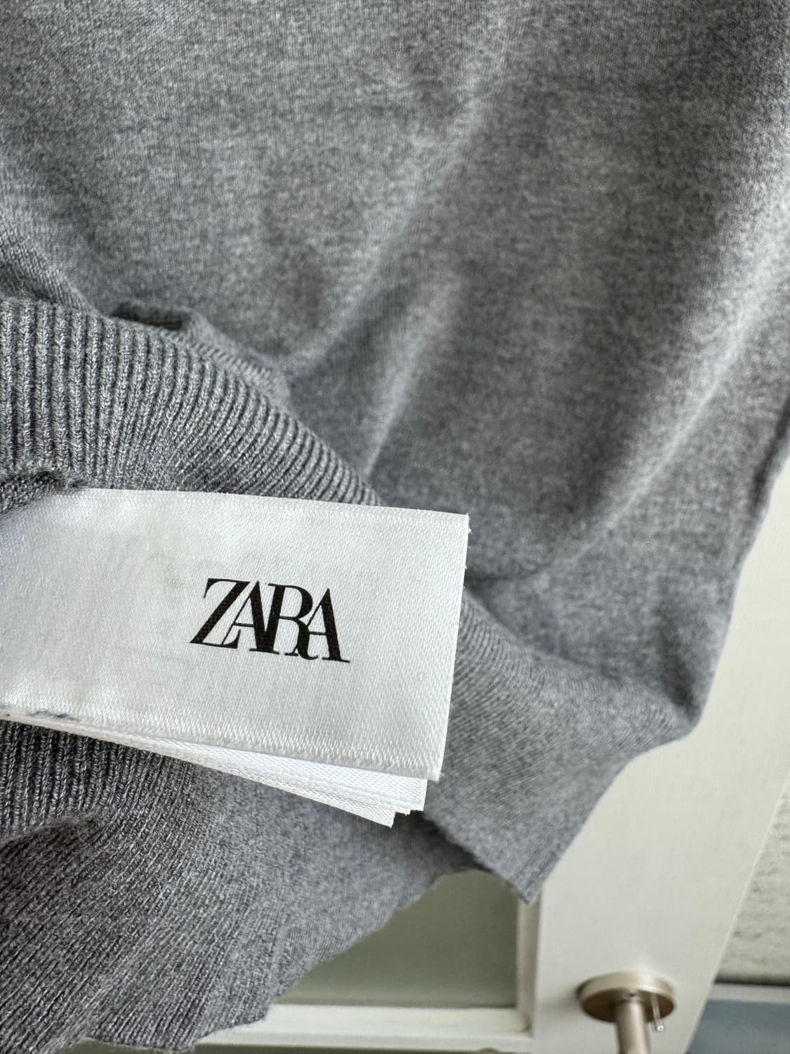 [ZARA] 자라 그레이 니트 슬리브리스 / S사이즈 / 깔끔한 상태 상품이미지4