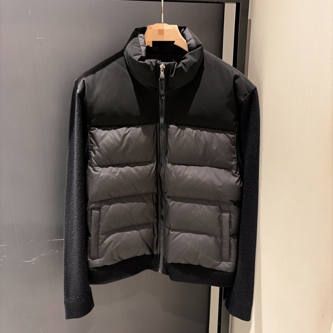 (정품/새상품) 제임스 펄스 남성 블랙 구스다운 니트 슬리브 패딩 자켓 상품이미지1