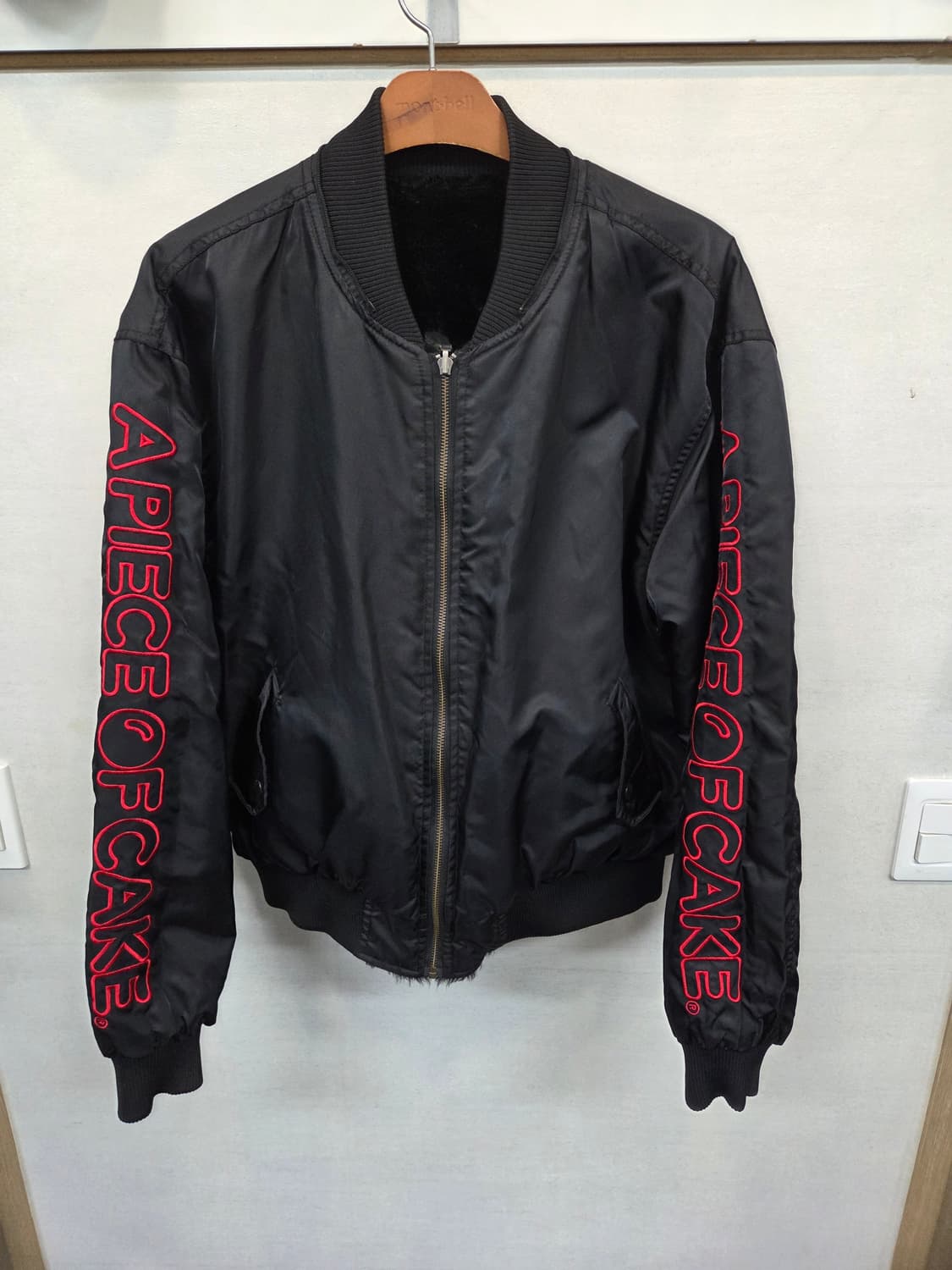 어피스 오브 케이크 빅로고 퍼 리버시블 항공자켓 L xl 상품이미지1