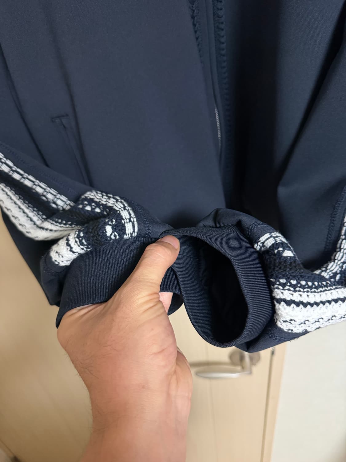 우영미 25ss 니트 디테일 트랙 자켓 상품이미지4