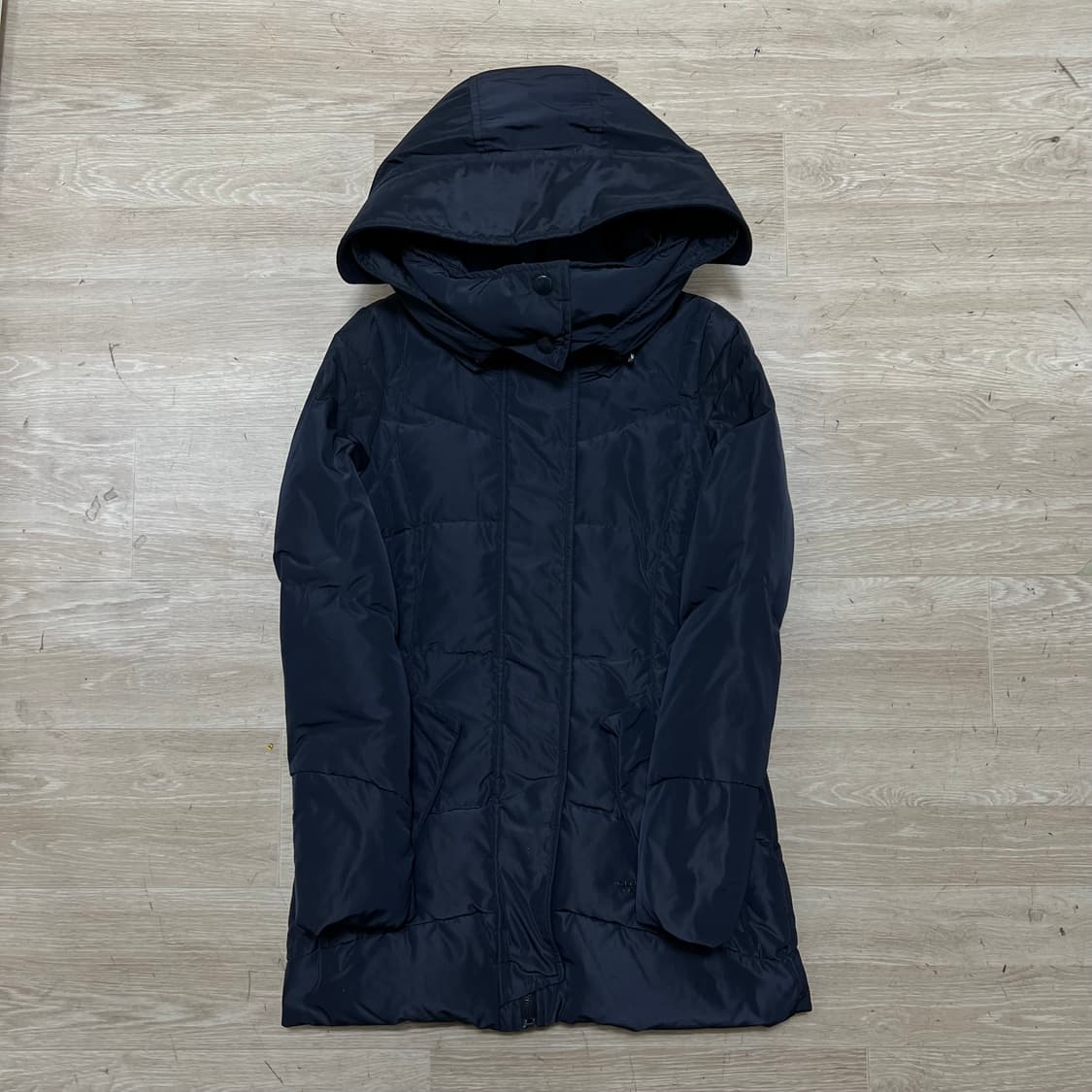 켈빈클라인 진스 여성 덕다운 와펜 후드 롱패딩 점퍼 [네이비] XS/85 상품이미지1