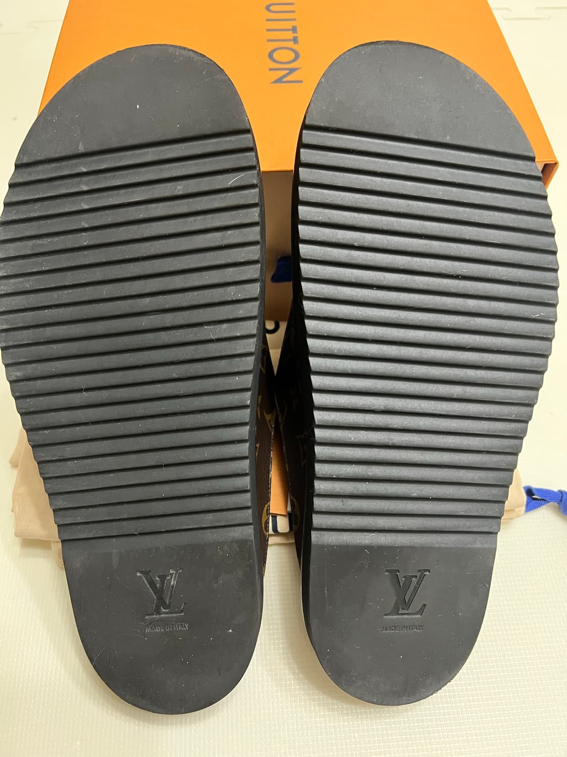 루이비통 이지뮬 UK 8 사이즈 판매 합니다 상품이미지4