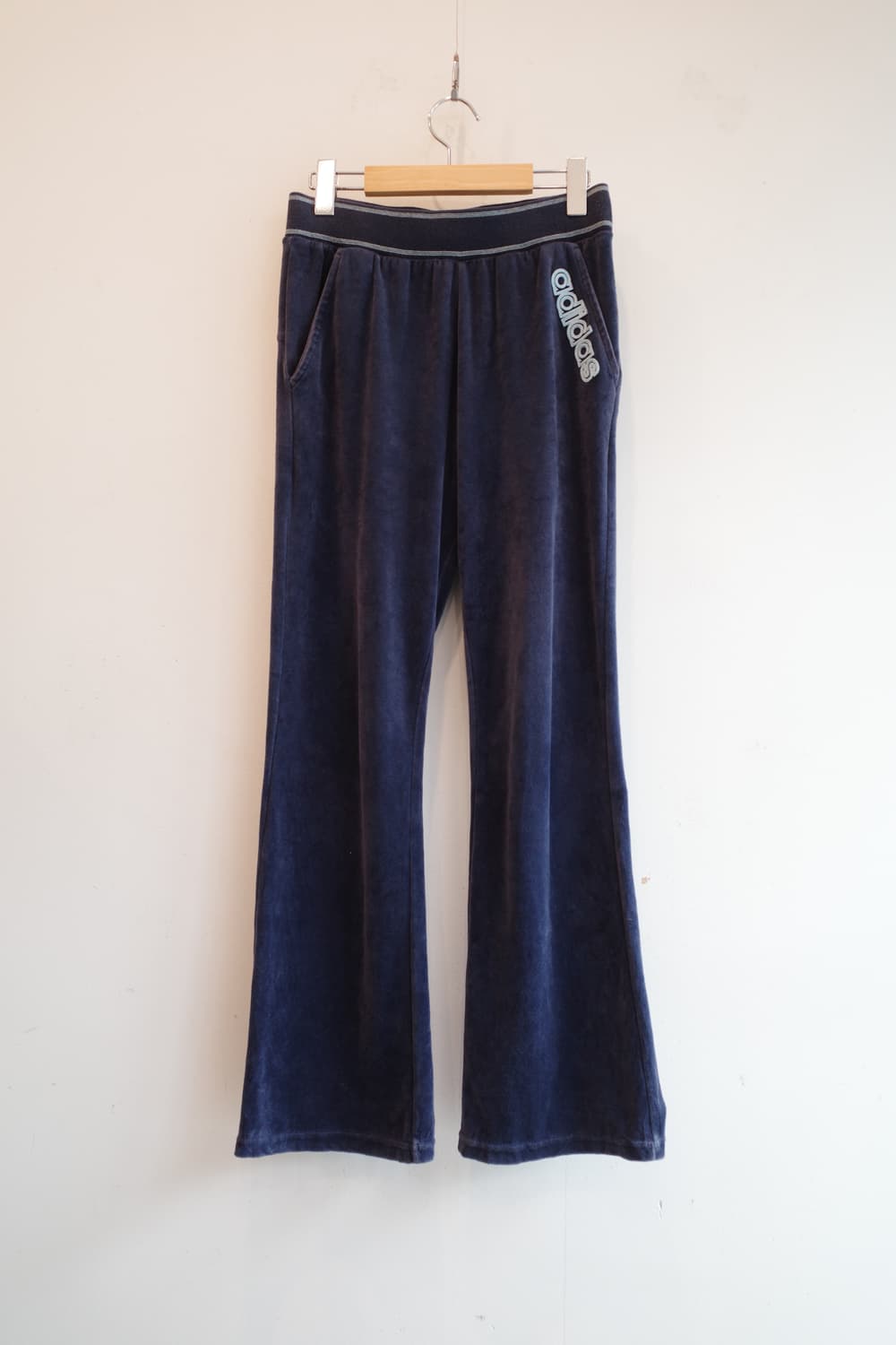 Adidas 아디다스 벨벳 트레이닝 팬츠 (23~29인치) 상품이미지1