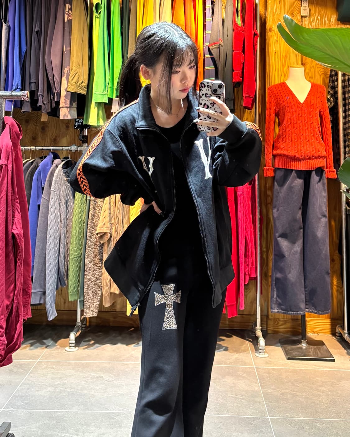 L MLB 뉴욕양키스 스펠링 로고 오렌지 라인 트랙탑 상품이미지1