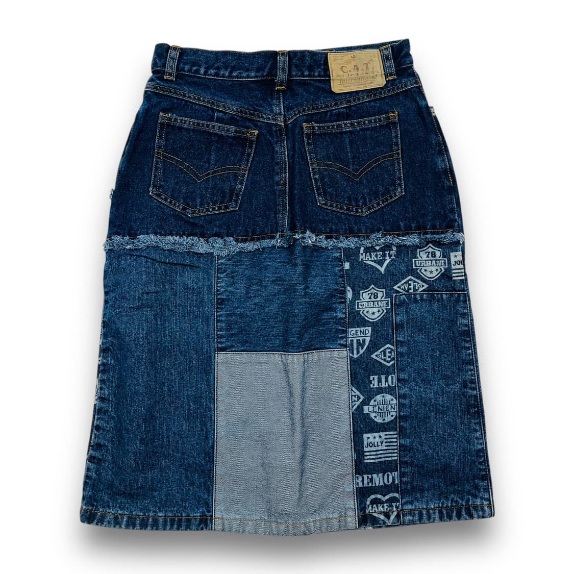 C.A.T 데님 언발란스 패치 레트로 로고 데님 스커트 상품이미지4